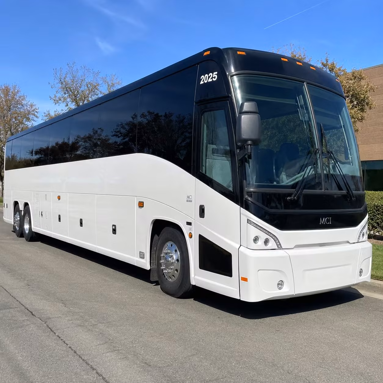 finding the right bus for shows at altria theater and dominion energy center