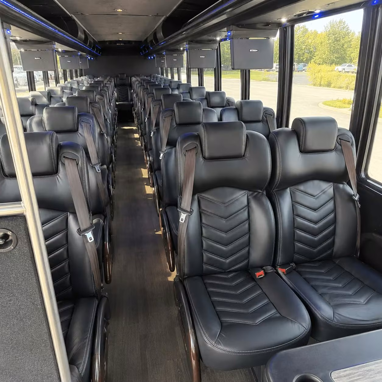 richmond 28 passenger minibus rental